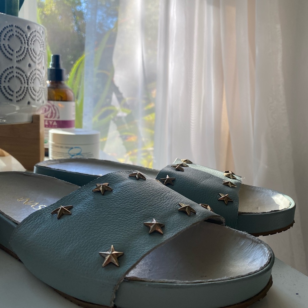 Kaanas light blue sandals with gold stars